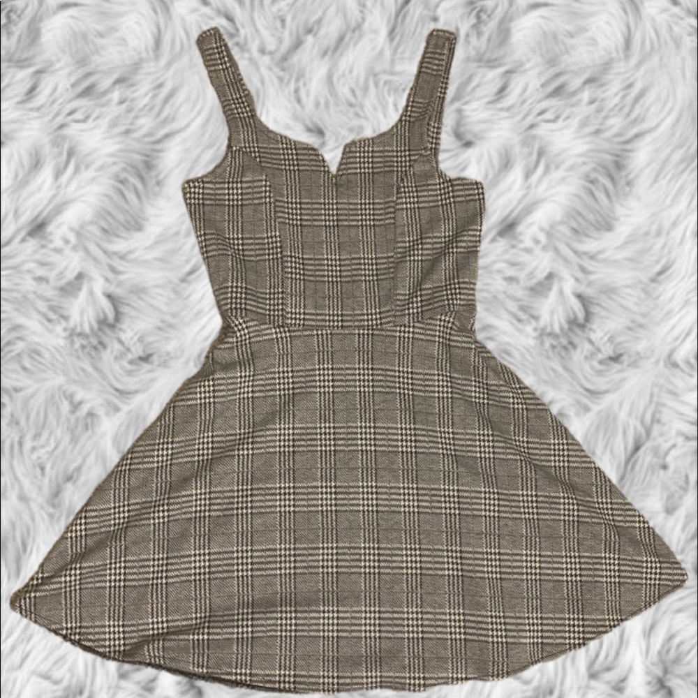 Black and White Aeropostale dress